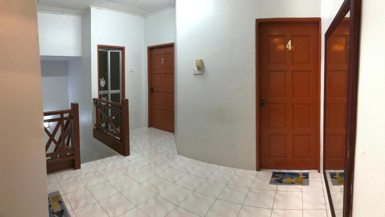 Ruhani Homestay 3 Kb - 4 Bedroom Fully Airconditioned With Wifi & Netflix Кота-Бару Екстер'єр фото